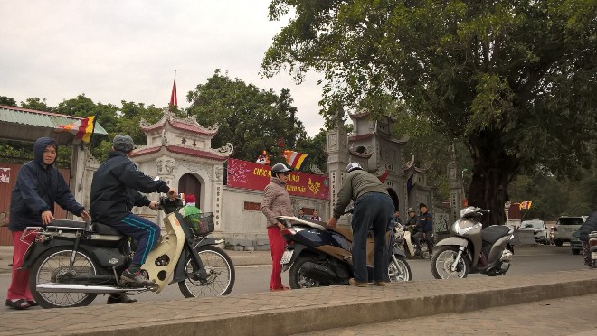Thả cá chép Tết ông Công, ông Táo cũng cần có ý thức bảo vệ môi trường ảnh 2